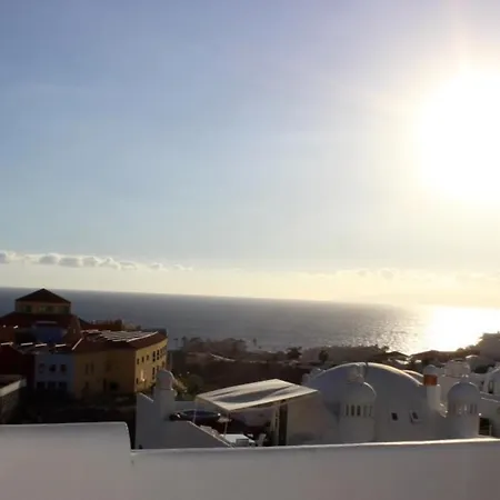 Luxurious 2 Bed Duplex, Wifi, Views, Pools * Playa Paraiso (Tenerife)