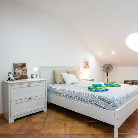 Luxurious 2 Bed Duplex, Wifi, Views, Pools Apartment